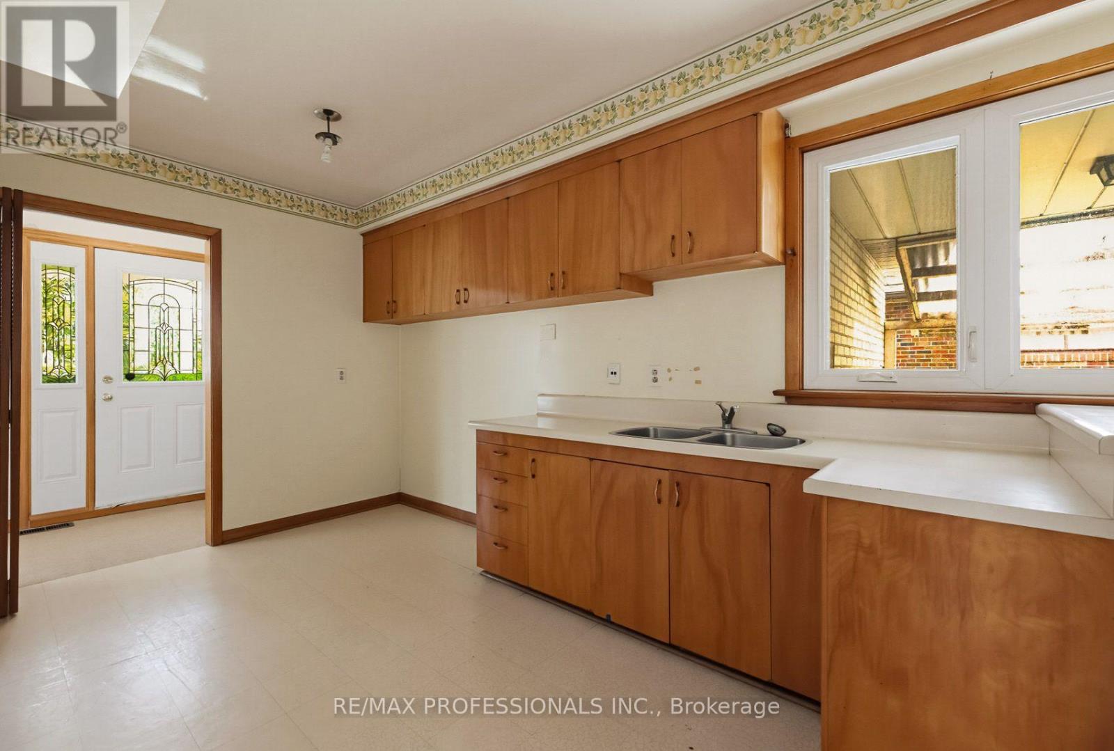 4038 Wilcox Road, Mississauga, Ontario  L4Z 1B7 - Photo 8 - W13816828
