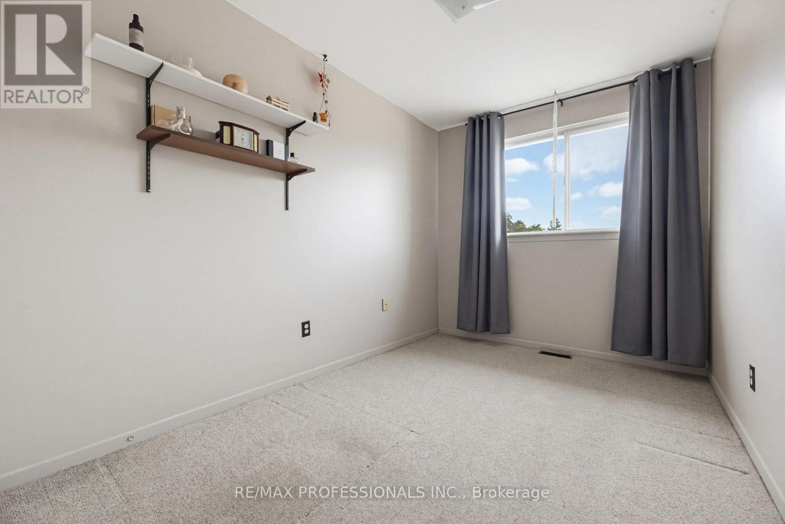 7540 Darcel Avenue, Mississauga, Ontario  L4T 2X9 - Photo 23 - W13816830