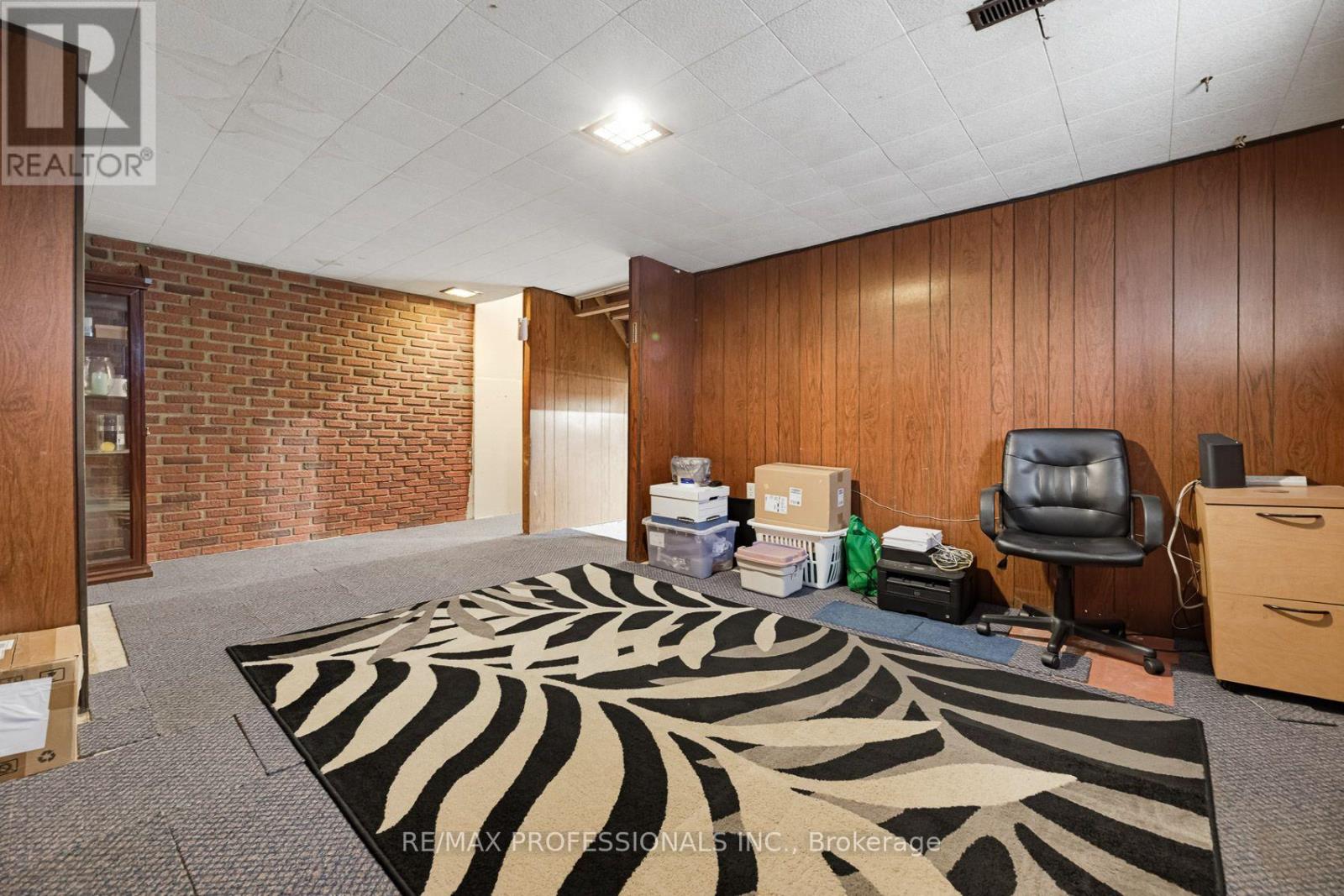 7540 Darcel Avenue, Mississauga, Ontario  L4T 2X9 - Photo 31 - W13816830