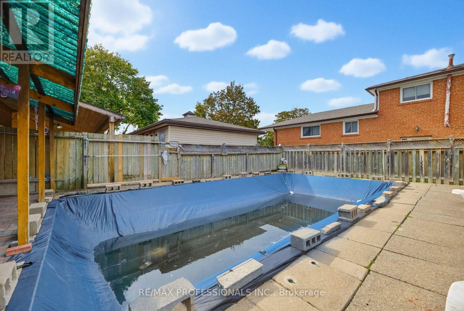 7540 Darcel Avenue, Mississauga, Ontario  L4T 2X9 - Photo 37 - W13816830