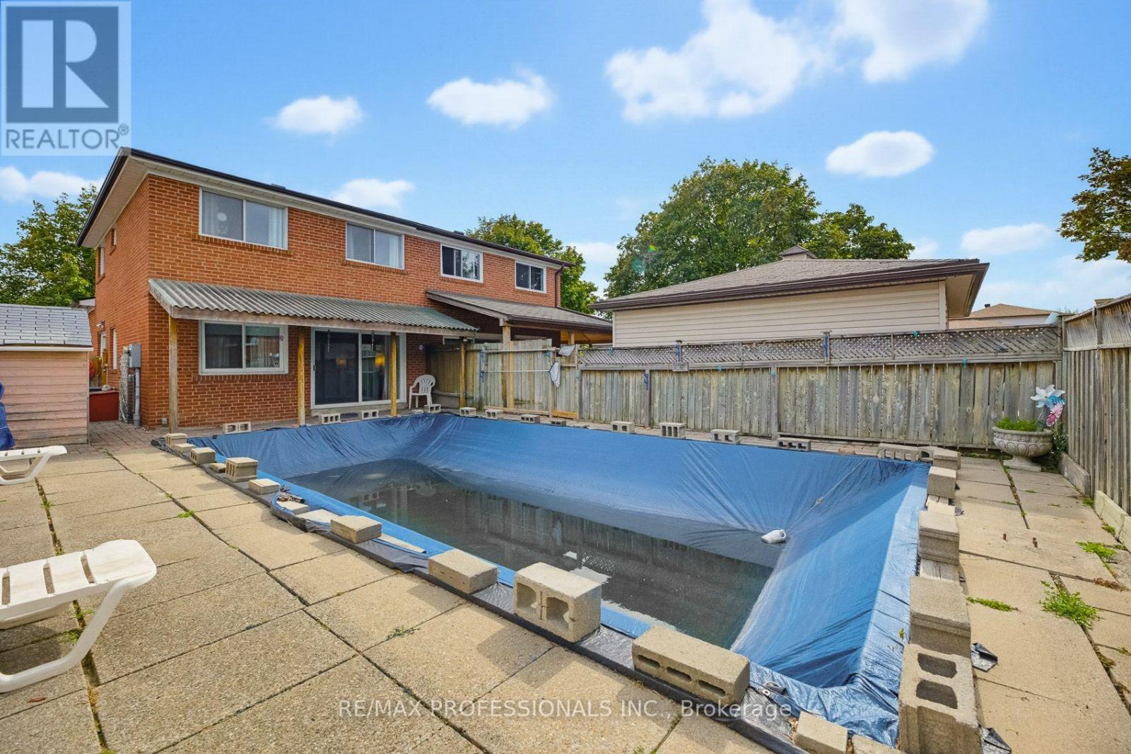 7540 Darcel Avenue, Mississauga, Ontario  L4T 2X9 - Photo 38 - W13816830