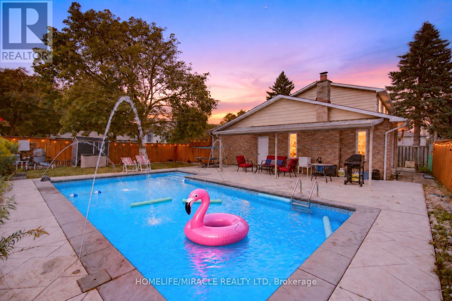 2 Jubilee Court, Brampton, Ontario  L6S 2H2 - Photo 2 - W13816842