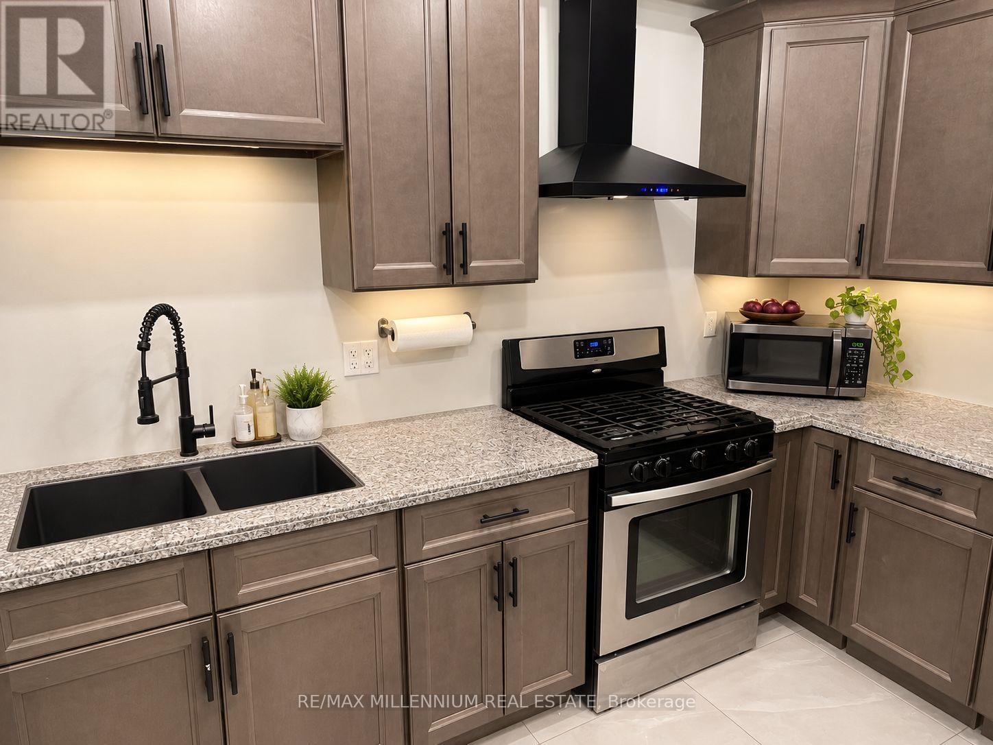 13 BECHTEL STREET, Cambridge, Ontario