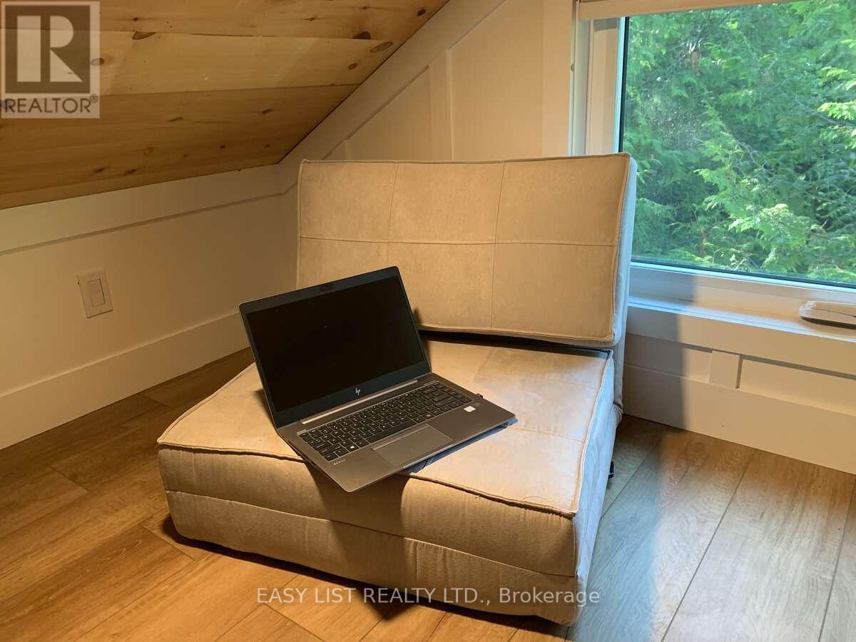 858 Howdenvale Road, South Bruce Peninsula, Ontario  N0H 1X0 - Photo 18 - X13816836