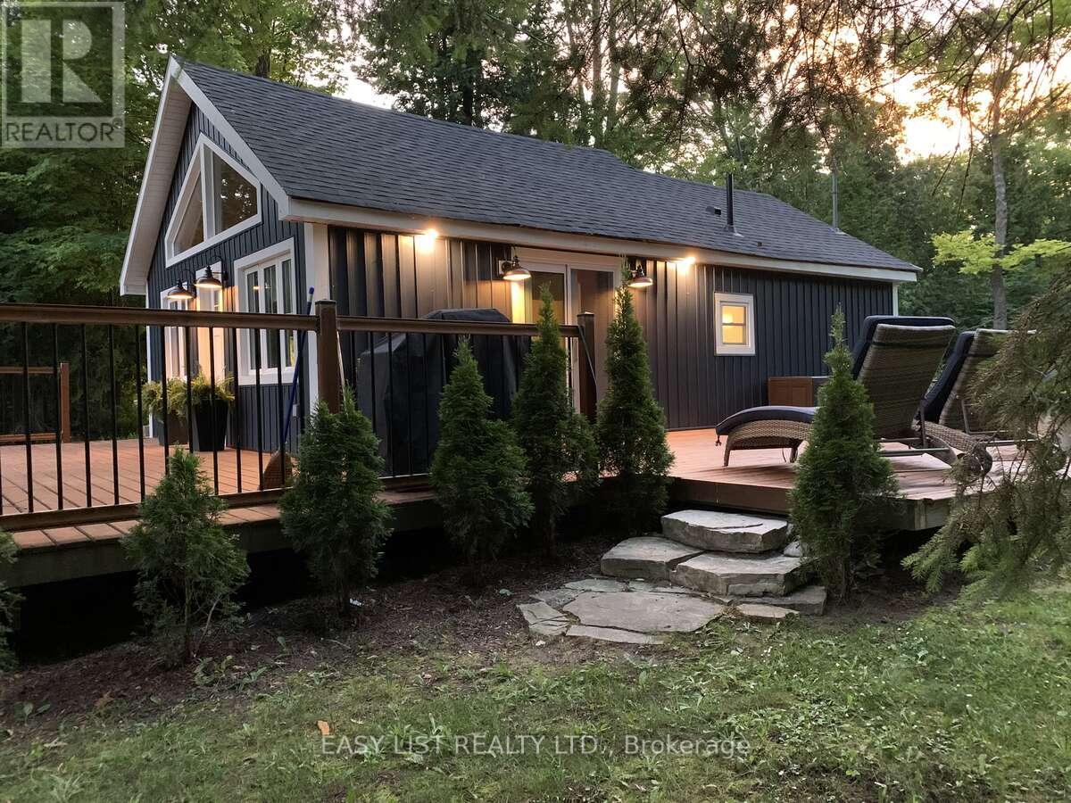858 Howdenvale Road, South Bruce Peninsula, Ontario  N0H 1X0 - Photo 2 - X13816836