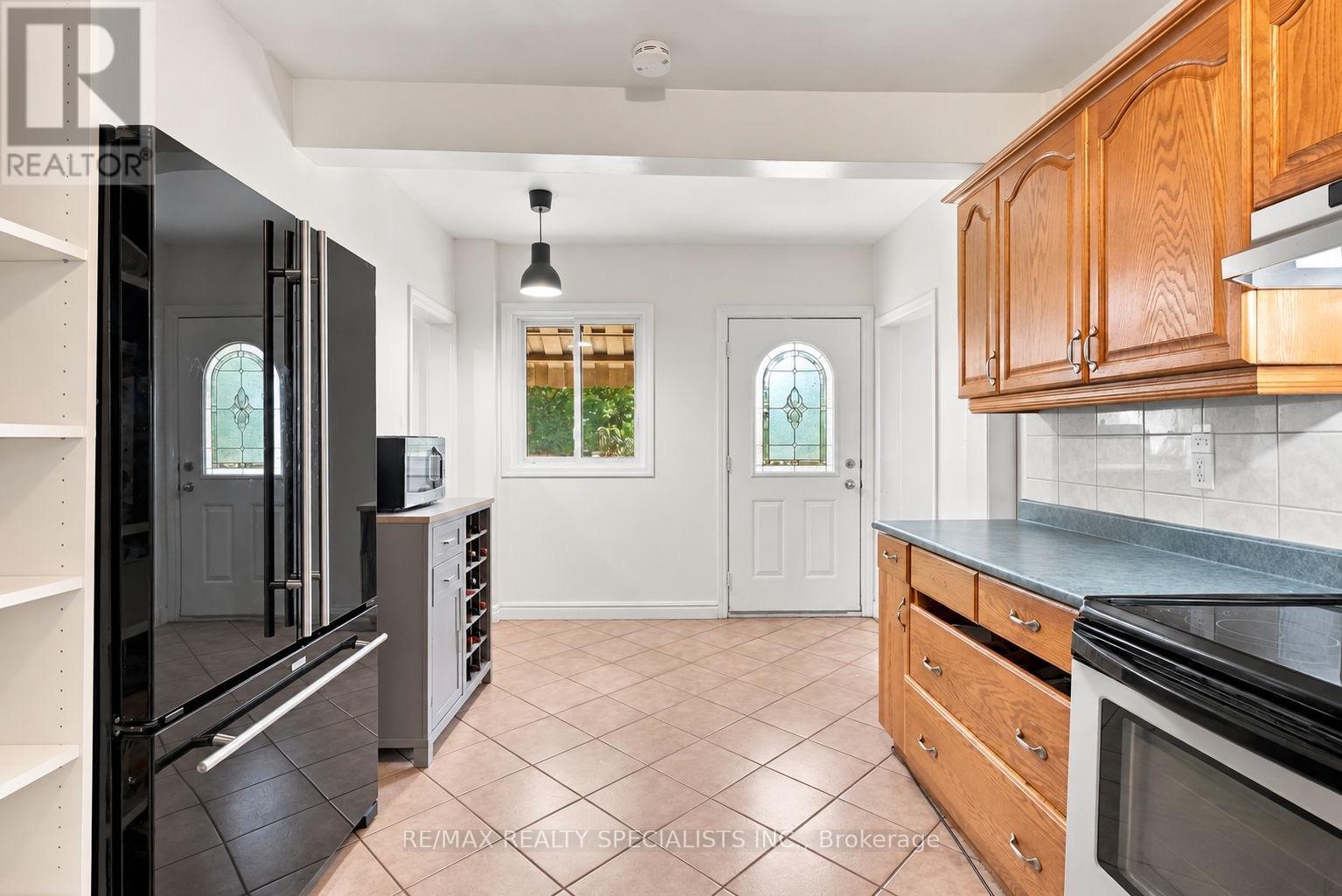 67 Twenty Seventh Street, Toronto, Ontario  M8W 2X2 - Photo 17 - W13816868