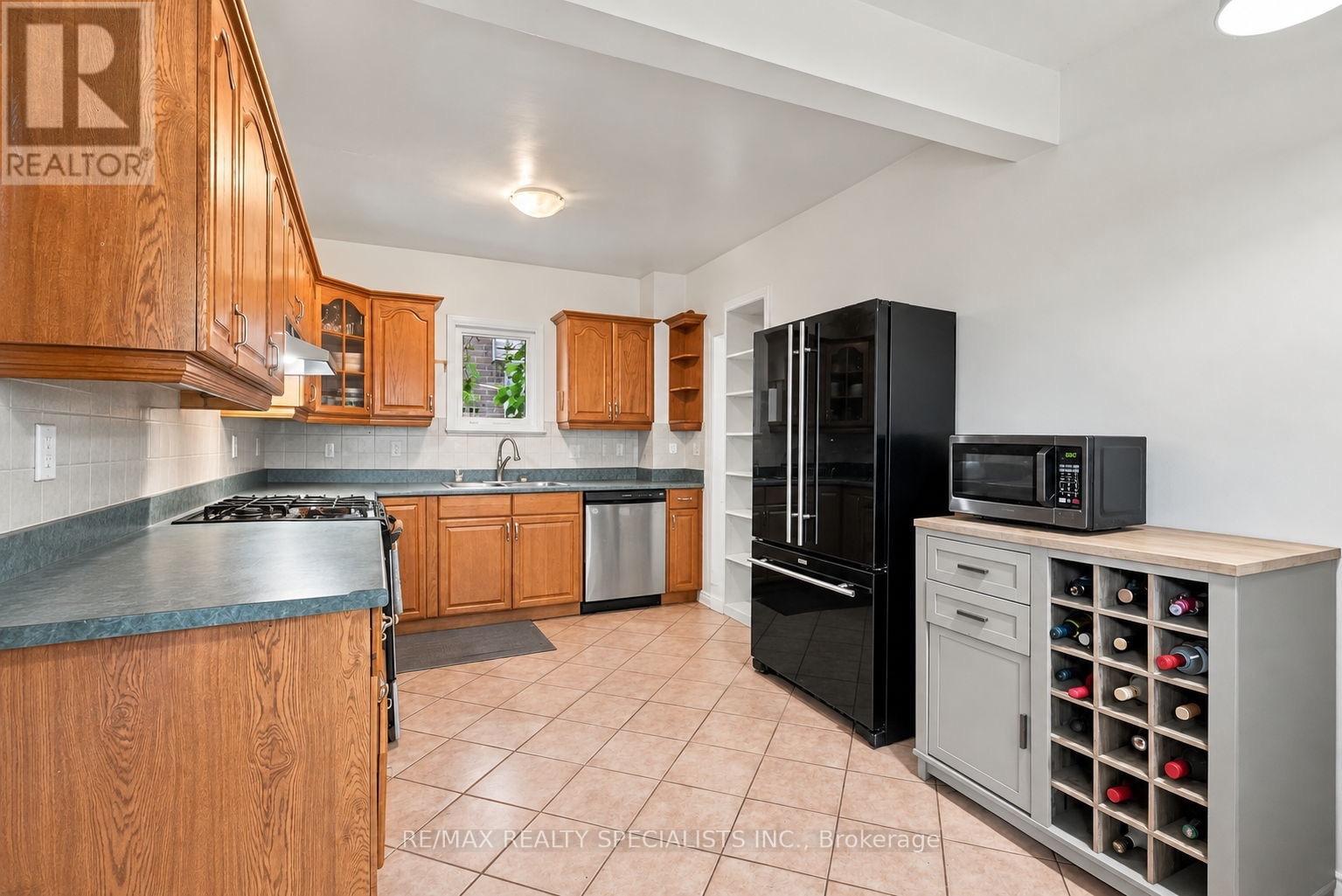 67 Twenty Seventh Street, Toronto, Ontario  M8W 2X2 - Photo 18 - W13816868