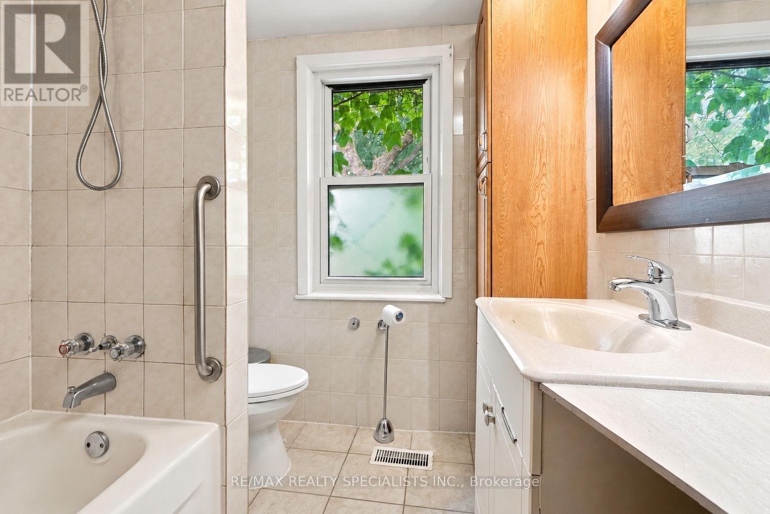 67 Twenty Seventh Street, Toronto, Ontario  M8W 2X2 - Photo 24 - W13816868