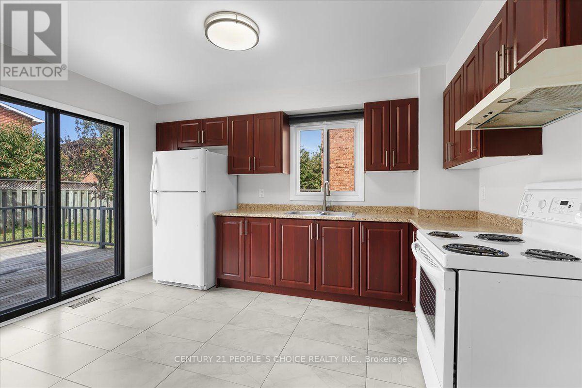 28 Beisel Court, Brampton, Ontario  L6Z 2R7 - Photo 7 - W13816870