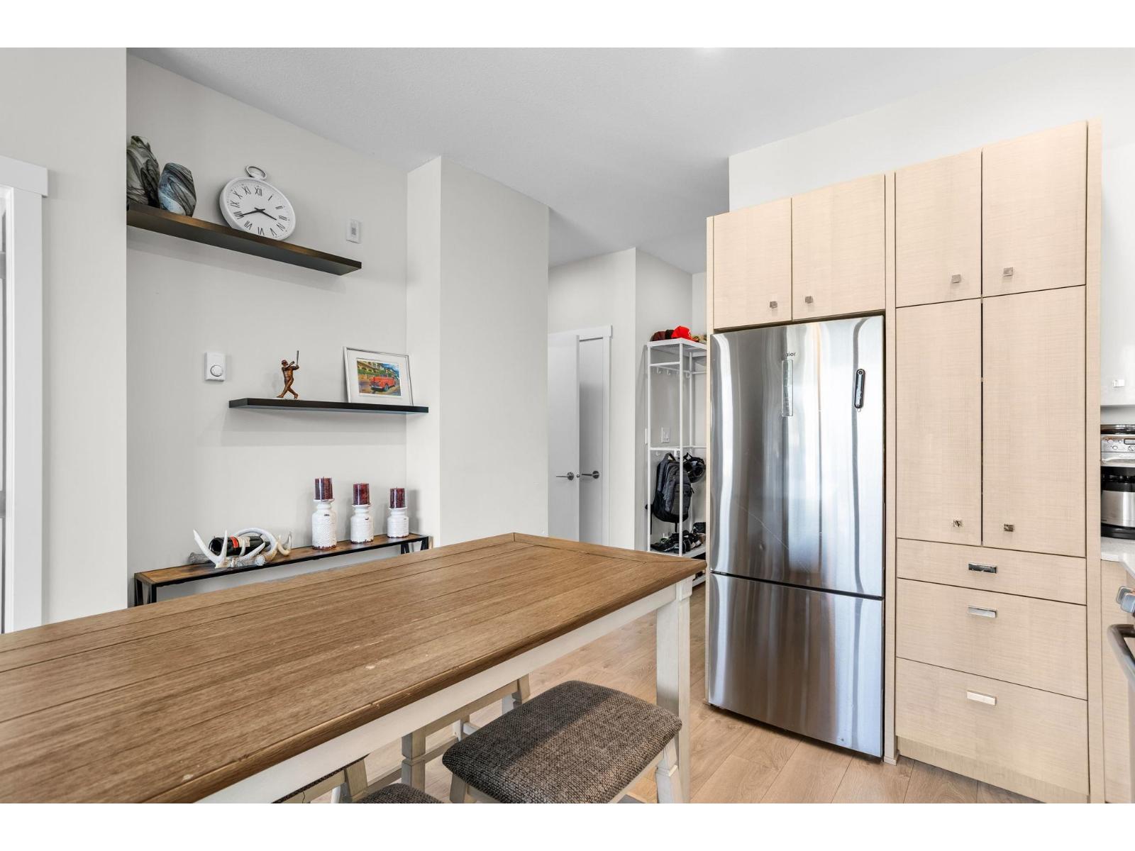 518 10838 Whalley Boulevard, Surrey, British Columbia  V3R 0G8 - Photo 2 - R3168624