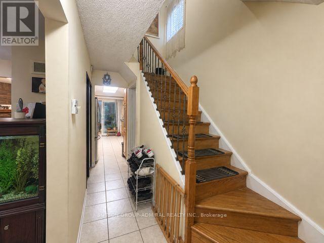 168 Mabley Crescent, Vaughan, Ontario  L4J 2Z8 - Photo 3 - N13812662