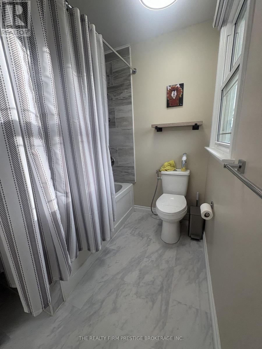 Main/upper - 612 Fox Mill Place, London South (South N), Ontario  N6J 2B2 - Photo 16 - X13816882