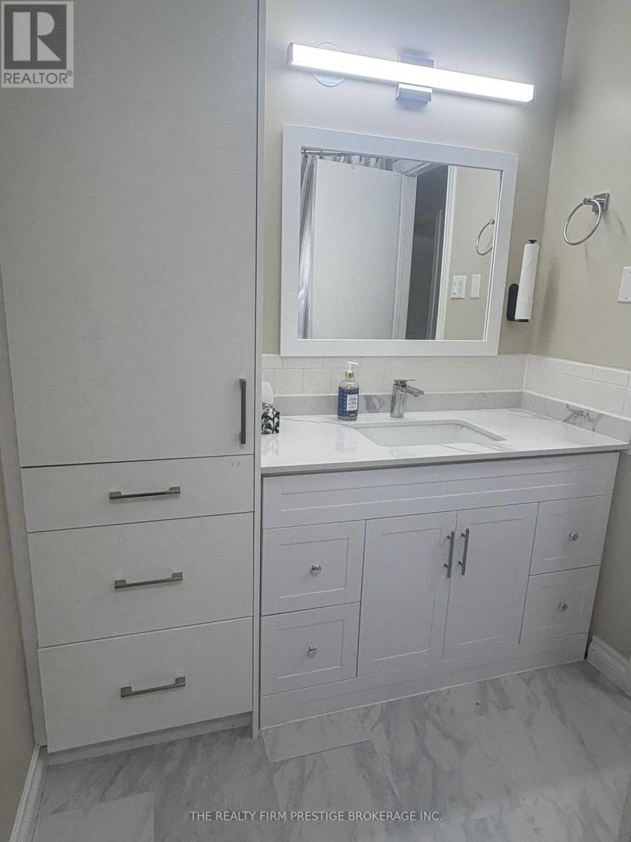 Main/upper - 612 Fox Mill Place, London South (South N), Ontario  N6J 2B2 - Photo 17 - X13816882