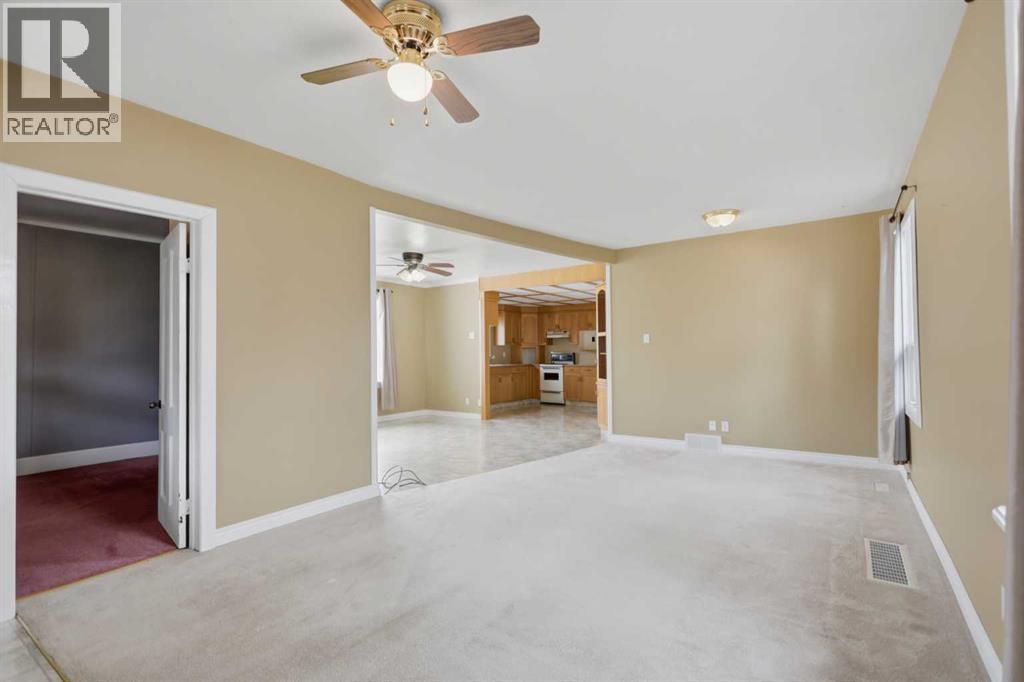 5011 54 Ave photo 7