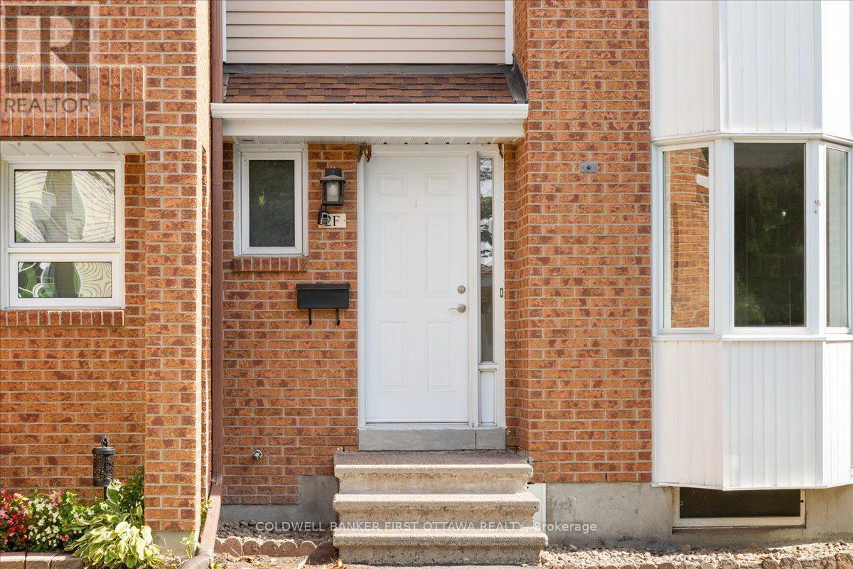 12 - 2f Castlebrook Lane, Ottawa, Ontario K2G 5E2 - Photo 3 - X13816954