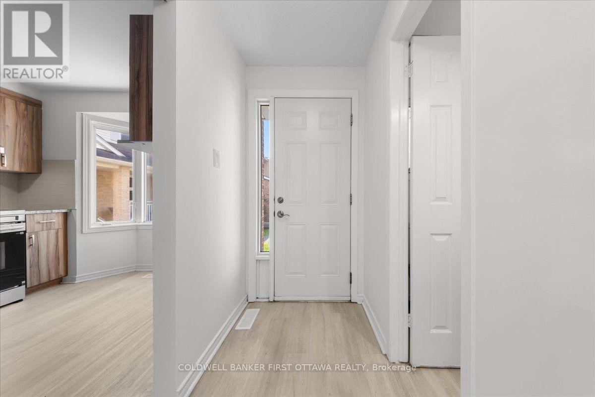 12 - 2f Castlebrook Lane, Ottawa, Ontario K2G 5E2 - Photo 4 - X13816954