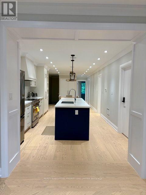 2nd Floor - 10 Lascelles Boulevard, Toronto, Ontario  M4V 2B5 - Photo 11 - C13816944