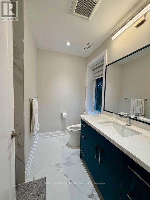 2nd Floor - 10 Lascelles Boulevard, Toronto, Ontario  M4V 2B5 - Photo 14 - C13816944