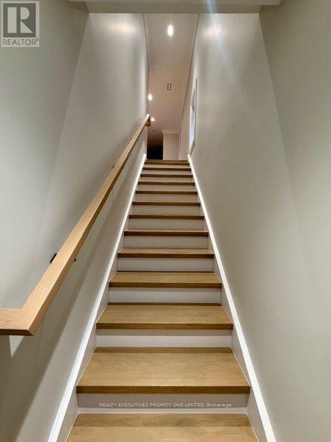 2nd Floor - 10 Lascelles Boulevard, Toronto, Ontario  M4V 2B5 - Photo 3 - C13816944