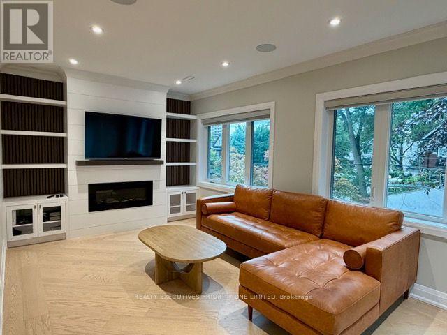 2nd Floor - 10 Lascelles Boulevard, Toronto, Ontario  M4V 2B5 - Photo 8 - C13816944