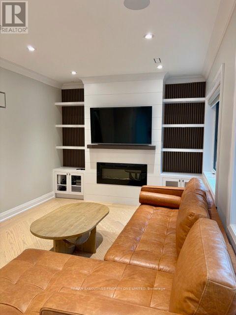 2nd Floor - 10 Lascelles Boulevard, Toronto, Ontario  M4V 2B5 - Photo 9 - C13816944