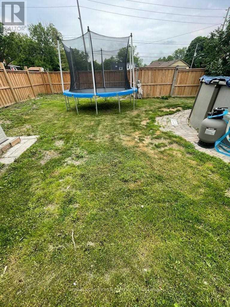 Upper - 131 John Street E, Whitby, Ontario  L1N 2T4 - Photo 25 - E13816908