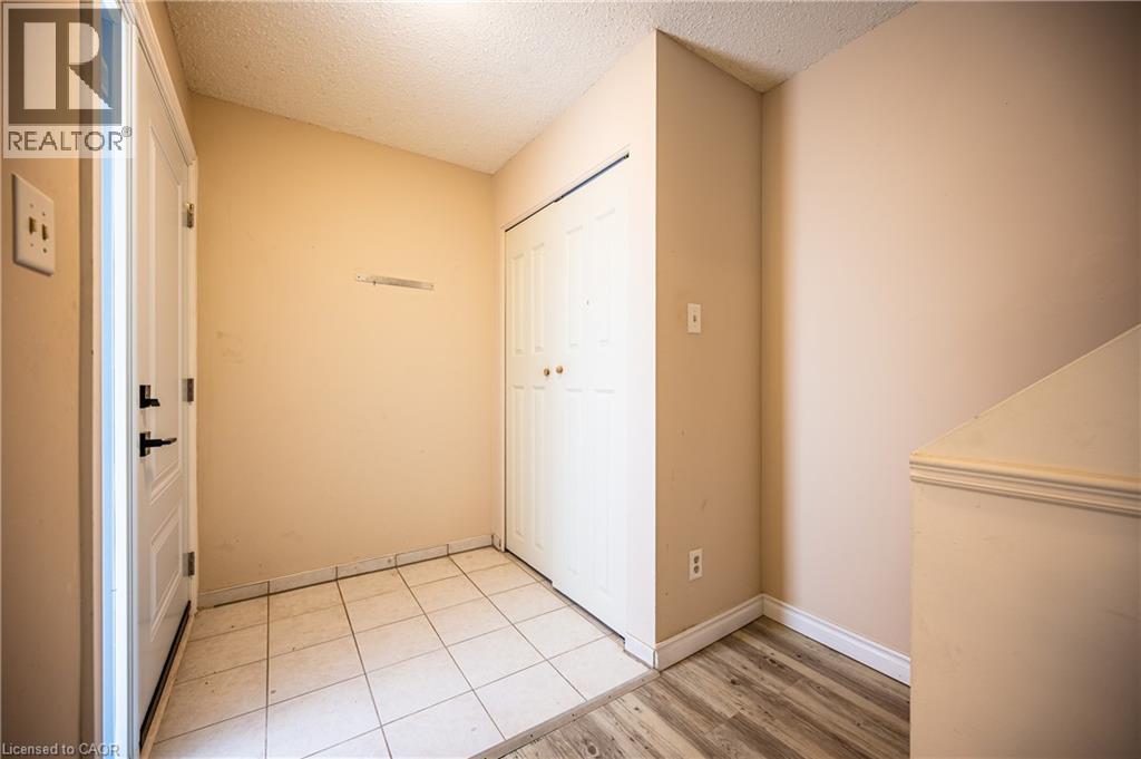 407 Keats Way Unit# 2, Waterloo, Ontario  N2L 5S7 - Photo 4 - 40865128
