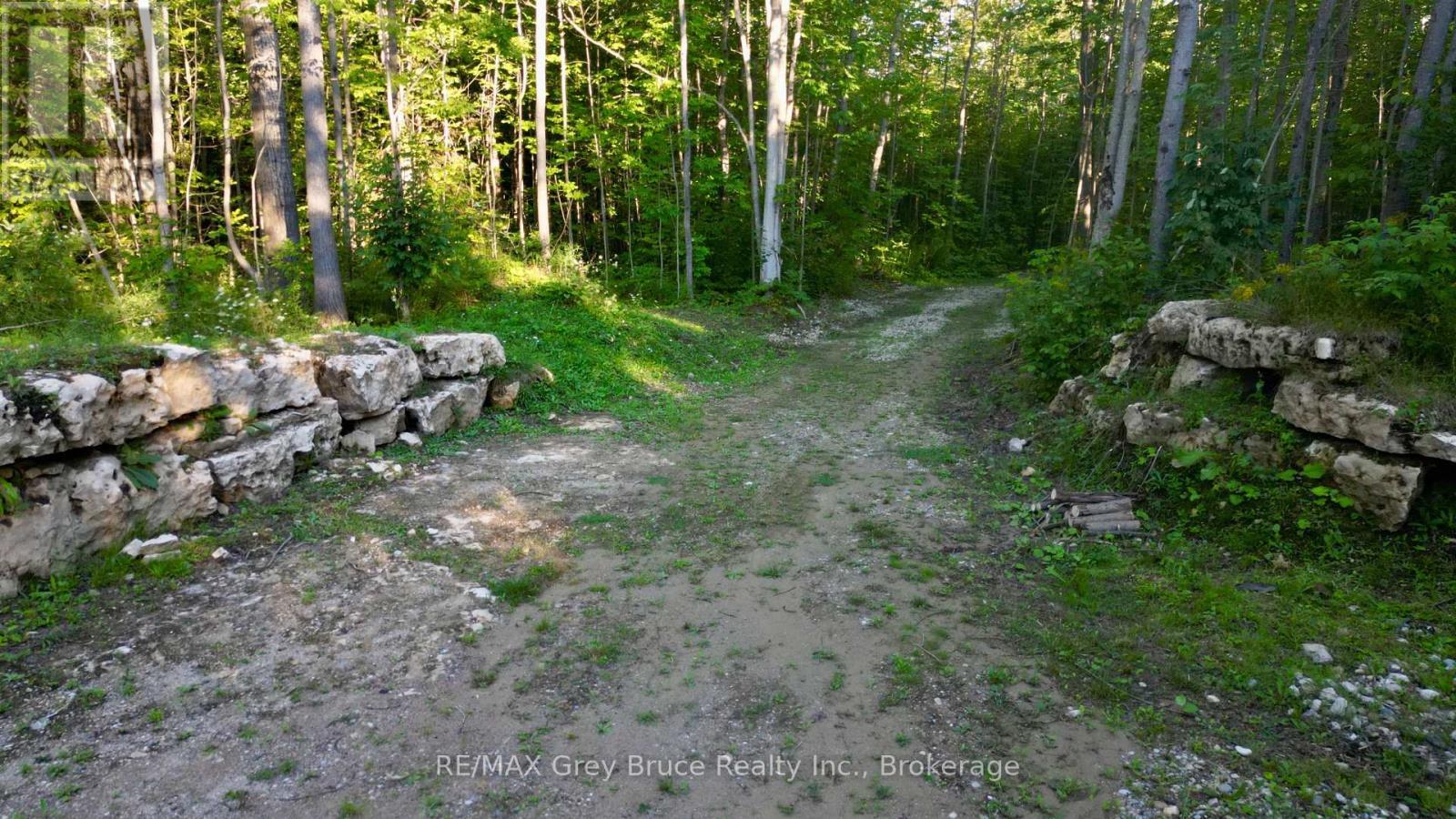 279 Barney's Boulevard, Northern Bruce Peninsula, Ontario  N0H 1Z0 - Photo 3 - X13816906