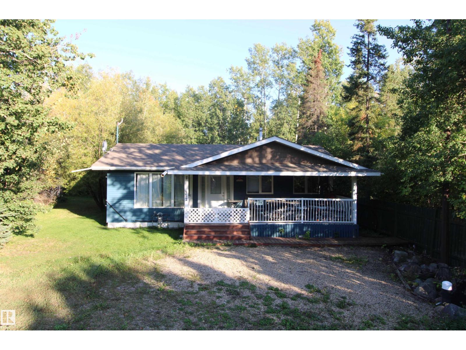952 9 St, Rural Lac Ste. Anne County, Alberta  T0E 1A0 - Photo 2 - E4509923