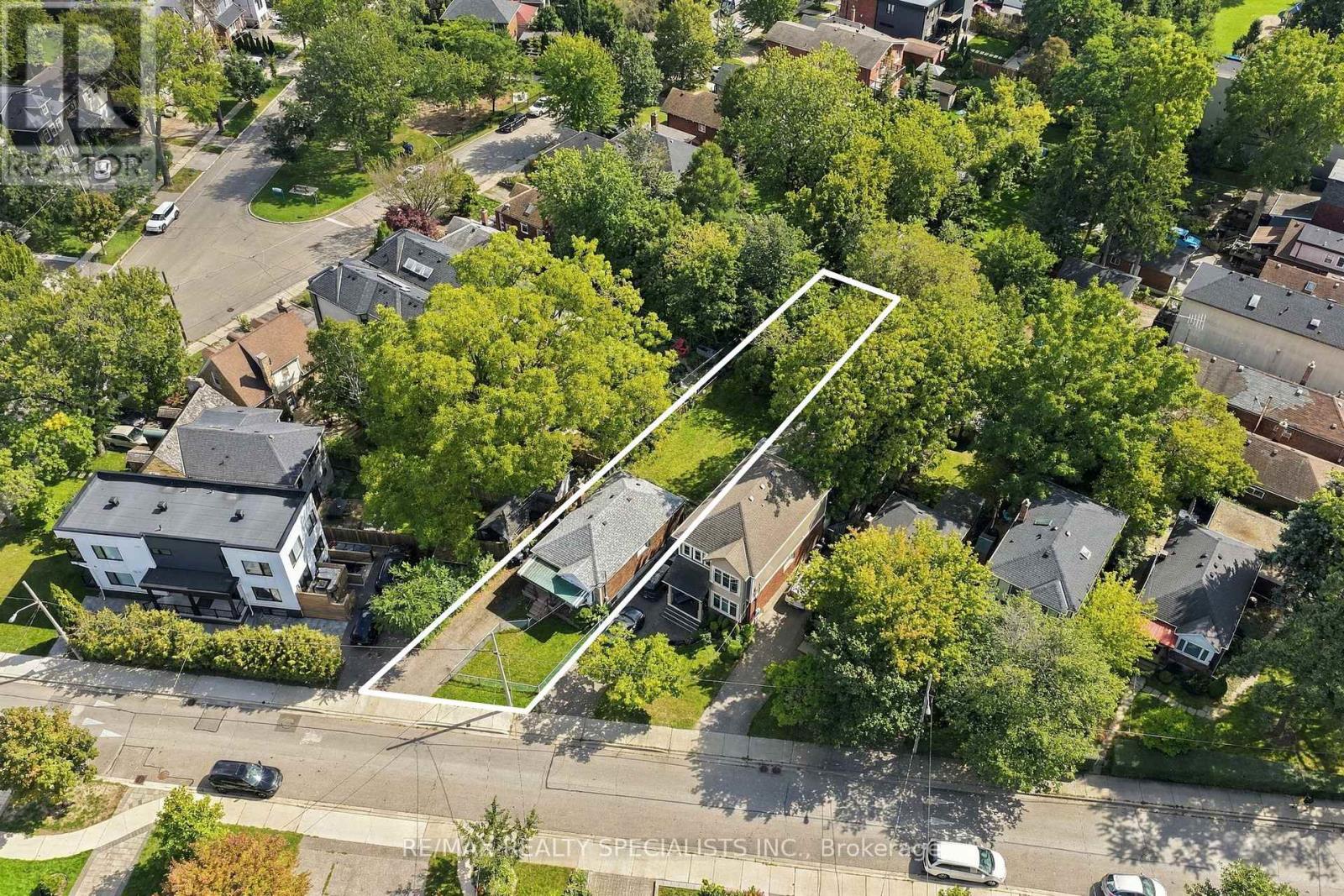 93 CAVELL AVENUE, Toronto, Ontario