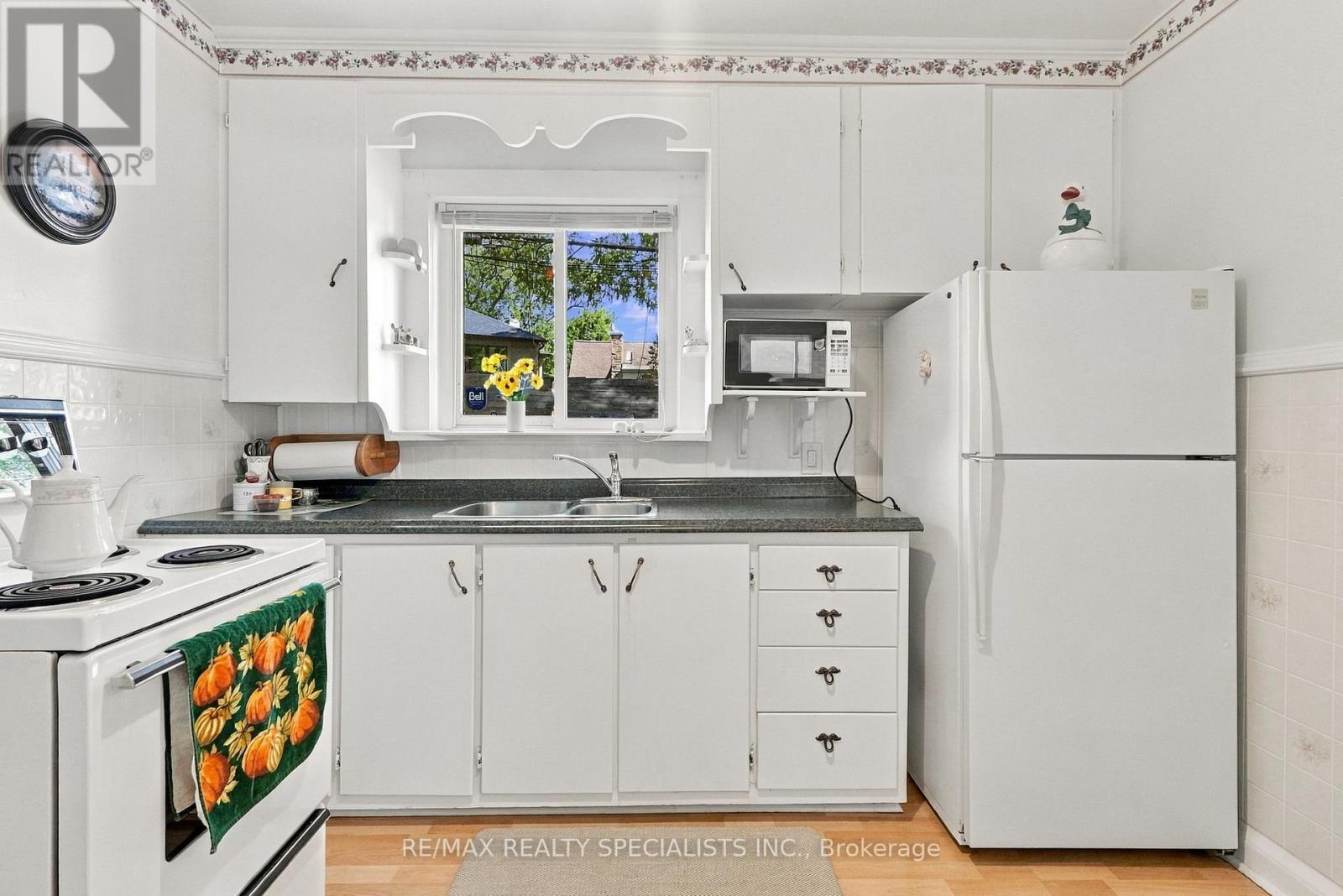 93 Cavell Avenue, Toronto, Ontario  M8V 1P4 - Photo 11 - W13816940