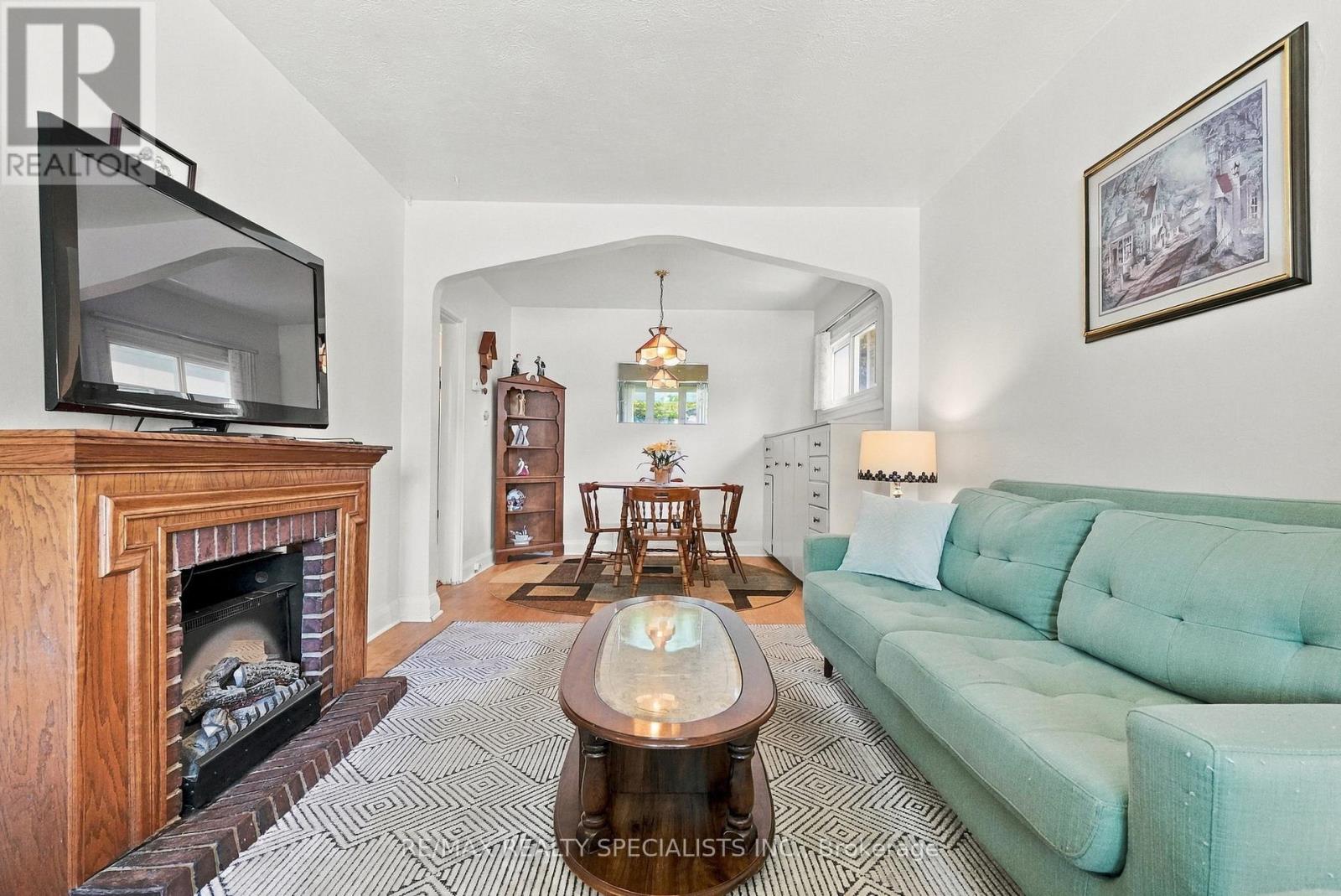 93 Cavell Avenue, Toronto, Ontario  M8V 1P4 - Photo 15 - W13816940