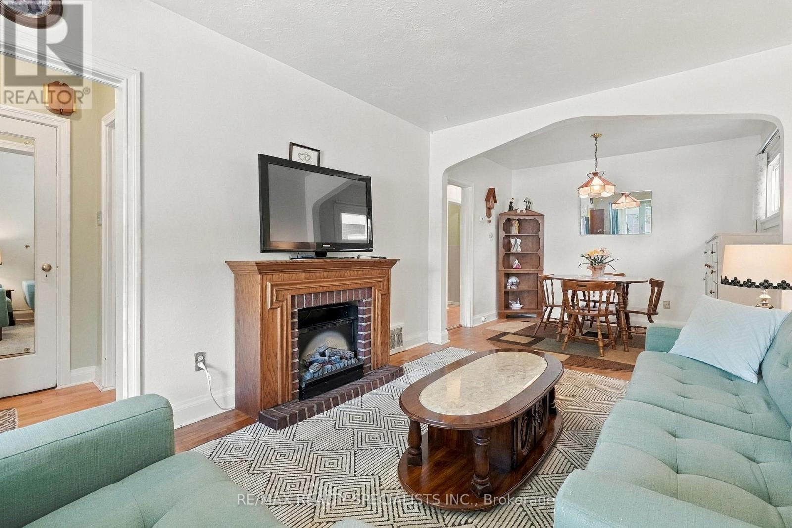 93 Cavell Avenue, Toronto, Ontario  M8V 1P4 - Photo 16 - W13816940