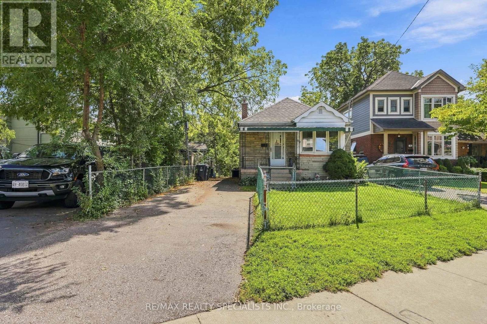 93 Cavell Avenue, Toronto, Ontario  M8V 1P4 - Photo 4 - W13816940