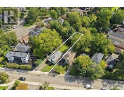 93 CAVELL AVENUE, Toronto, Ontario