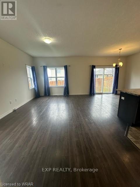Upper - 25 Kendell Lane, Ingersoll, Ontario  N5C 3J1 - Photo 5 - X13816902