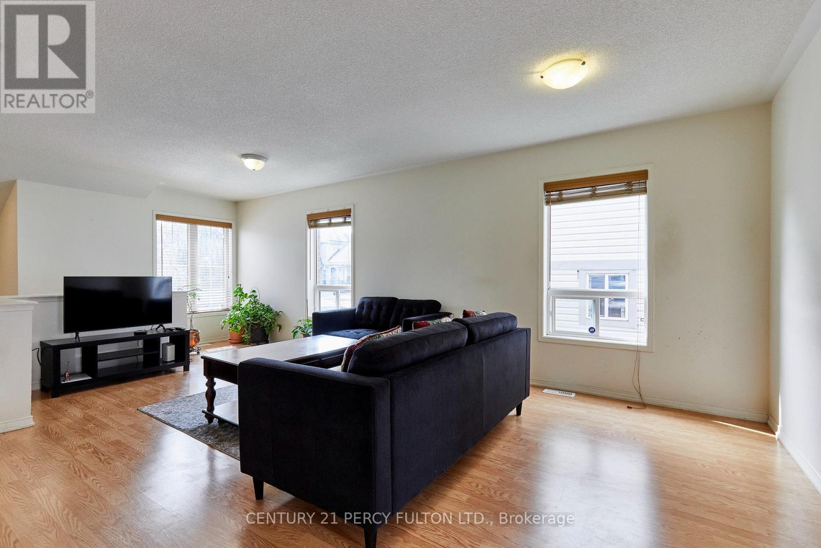 8 Knowles Street, Ajax, Ontario  L1Z 0J5 - Photo 7 - E13816598