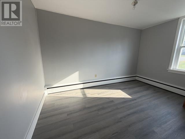 62 Queen ST photo 21