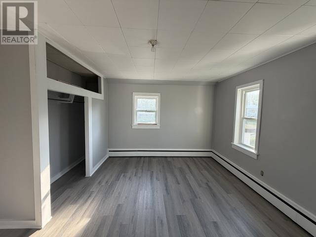 62 Queen ST photo 15