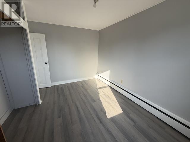 62 Queen ST photo 20