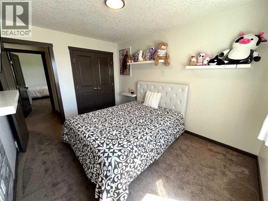 5 Covecreek Mews NE