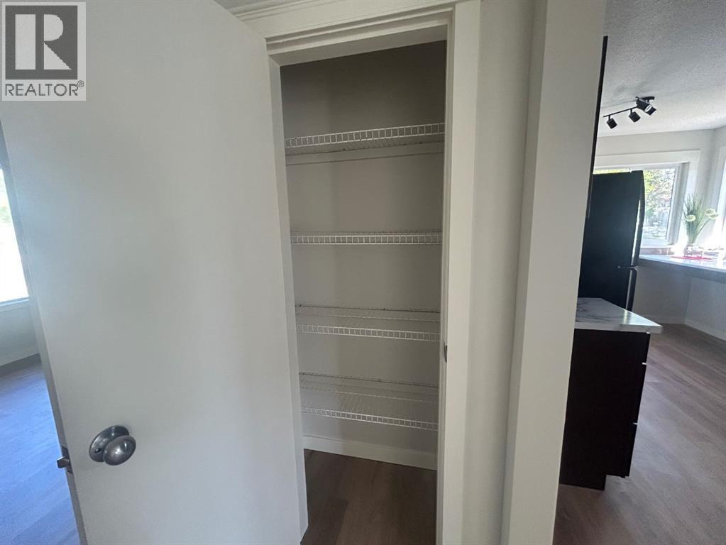 5201 54 Avenue photo 11