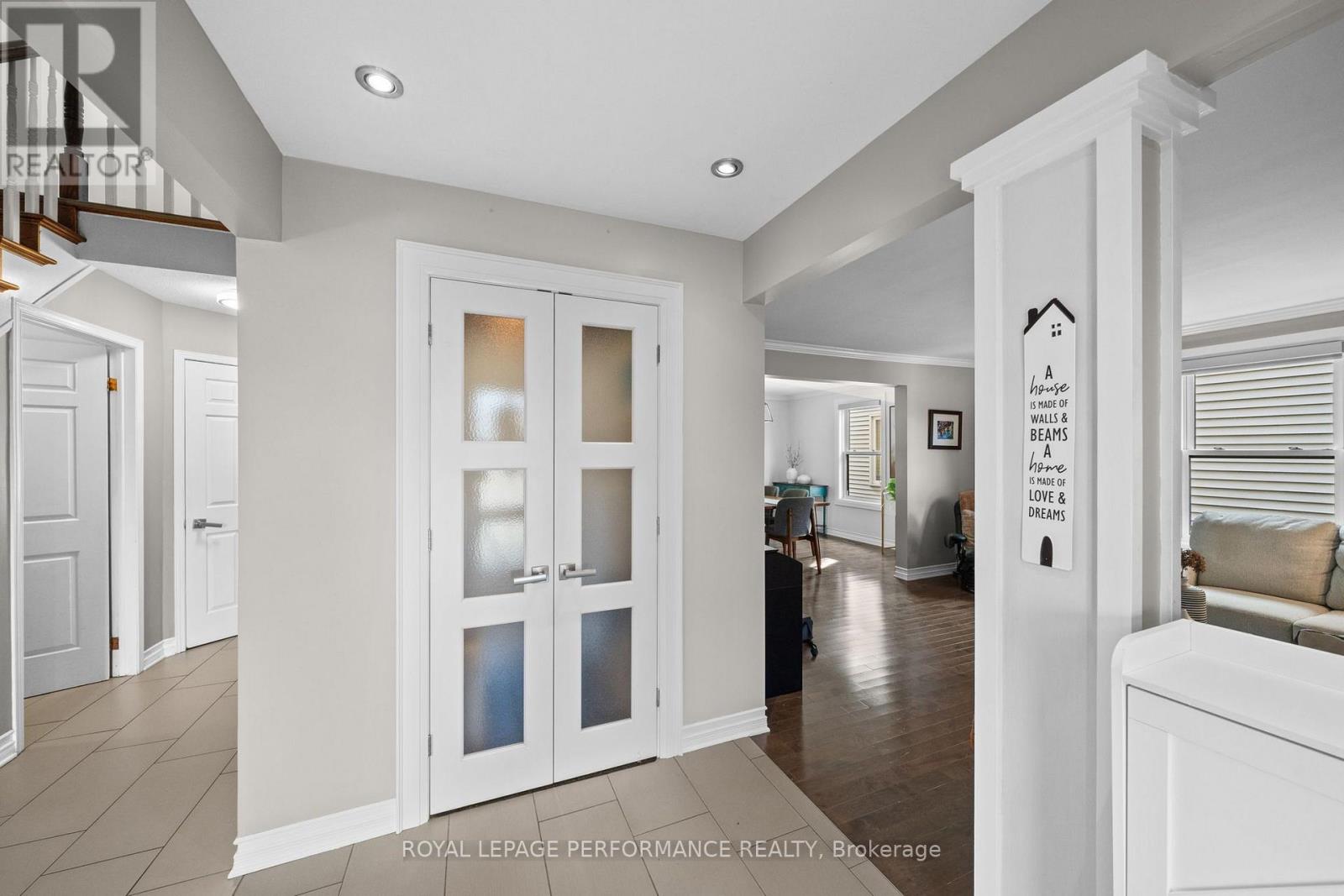 550 Foxview Place, Ottawa, Ontario  K1K 4C4 - Photo 4 - X13816986