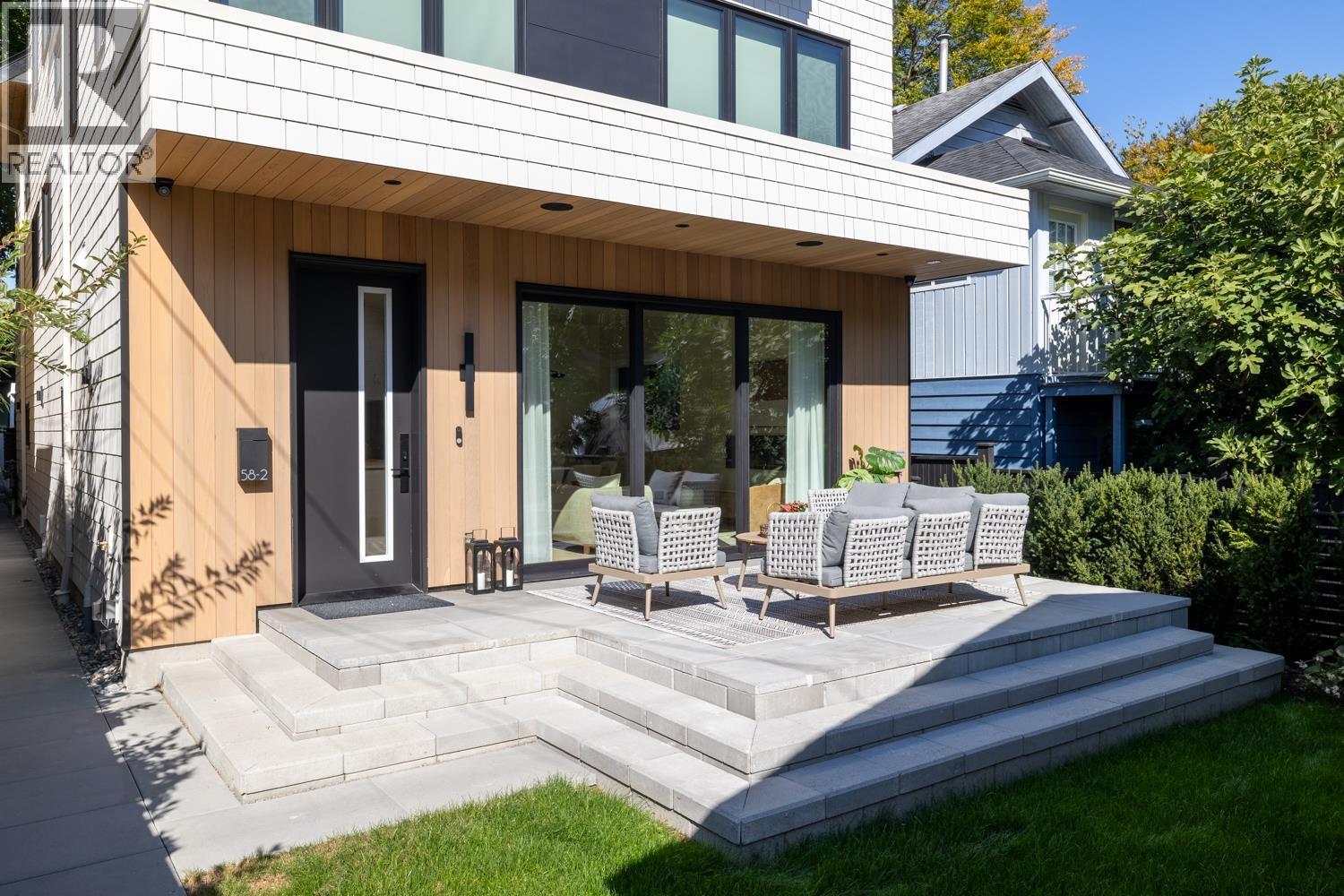 2 58 E 40th Avenue, Vancouver, British Columbia  V5W 1L4 - Photo 2 - R3168619