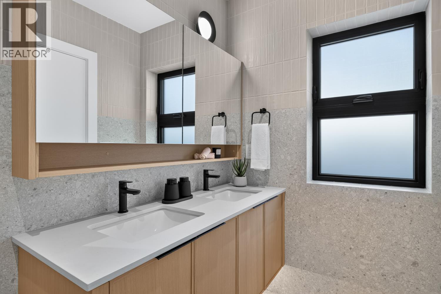 2 58 E 40th Avenue, Vancouver, British Columbia  V5W 1L4 - Photo 25 - R3168619