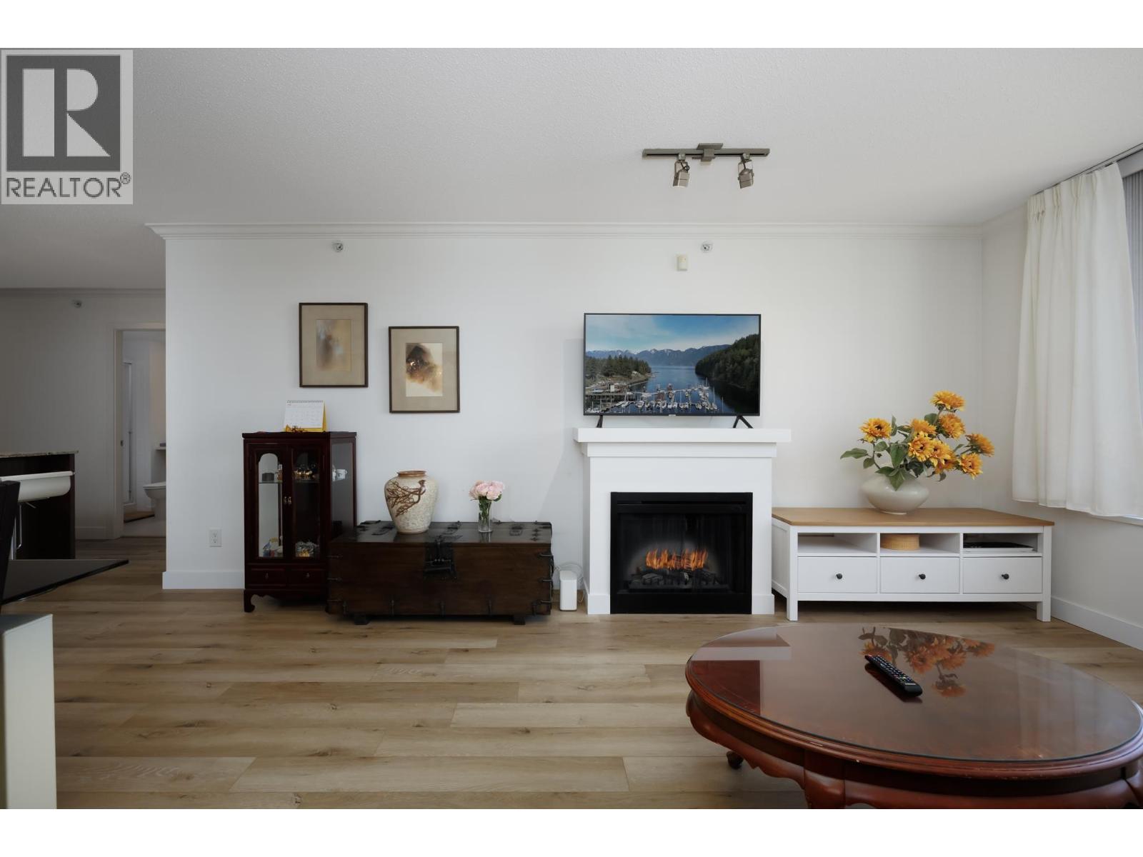305 9868 Cameron Street, Burnaby, British Columbia  V5J 0A5 - Photo 4 - R3168625