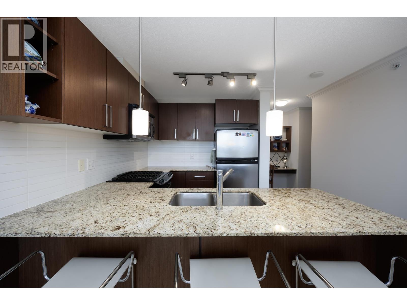 305 9868 Cameron Street, Burnaby, British Columbia  V5J 0A5 - Photo 6 - R3168625