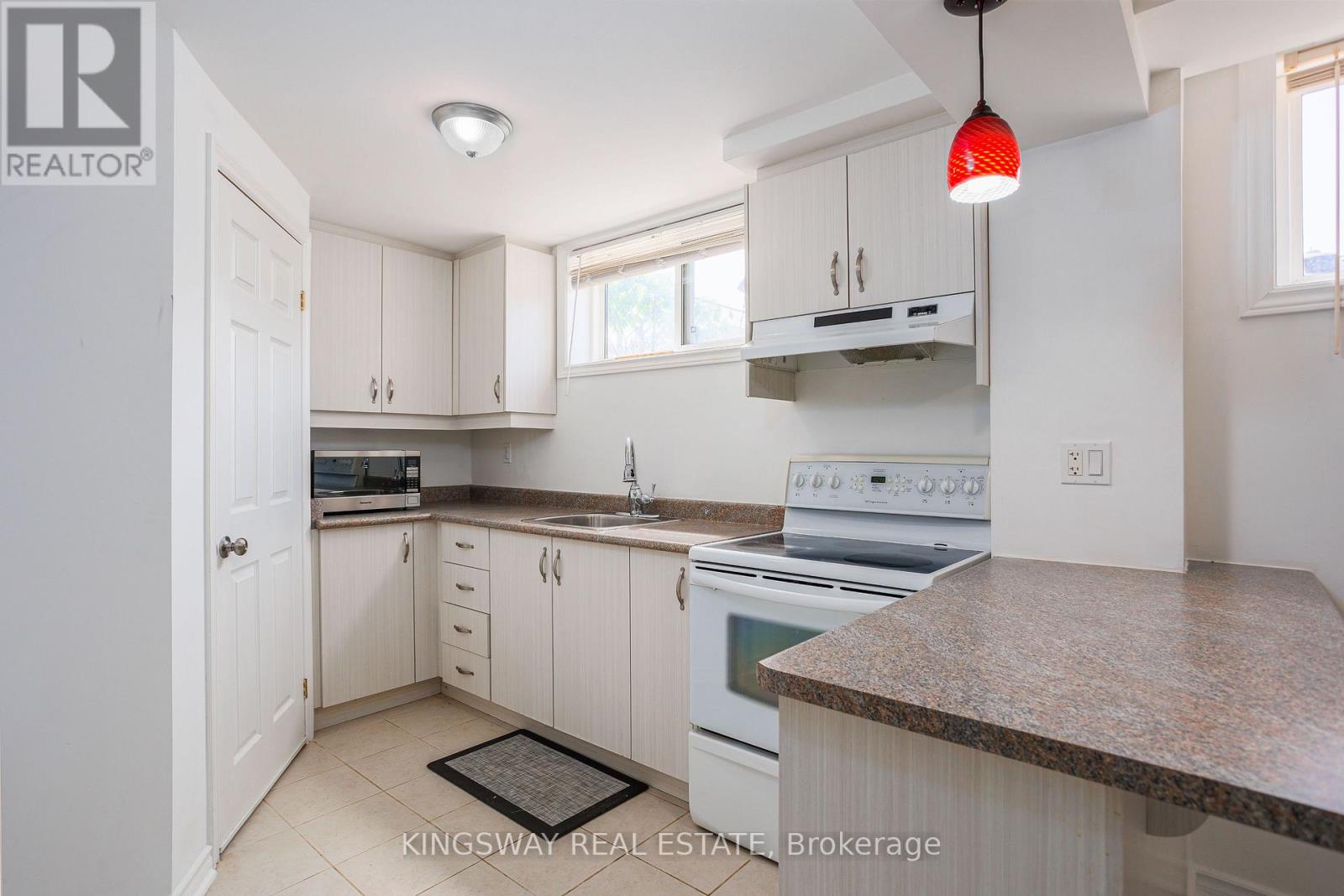 57 Lancer Drive, Vaughan, Ontario  L6A 1C9 - Photo 4 - N13816962
