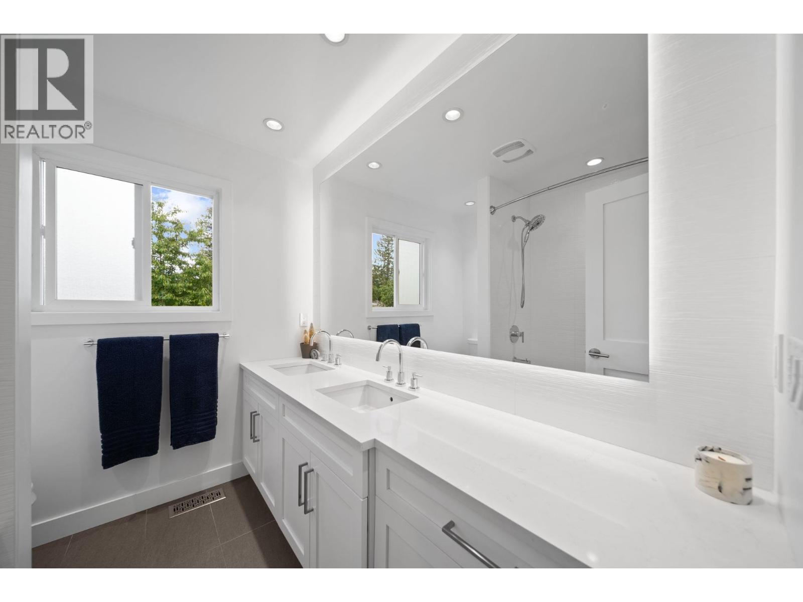 2519 Channel Court, Coquitlam, British Columbia  V3H 3E5 - Photo 10 - R3168611