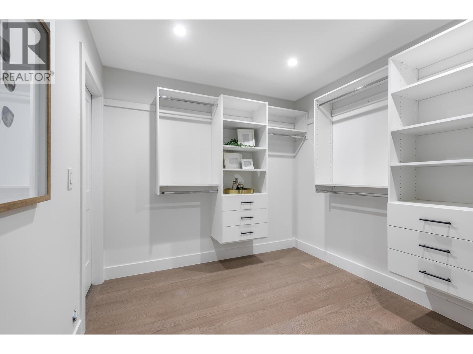 730 Schoolhouse Street, Coquitlam, British Columbia  V3J 5R9 - Photo 31 - R3168641